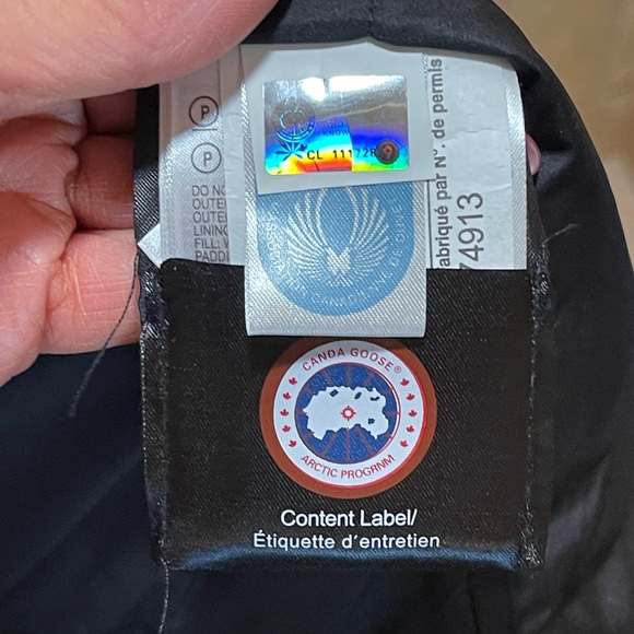 Canada Goose Langford Artic Tech Parka - Picture 14 of 17